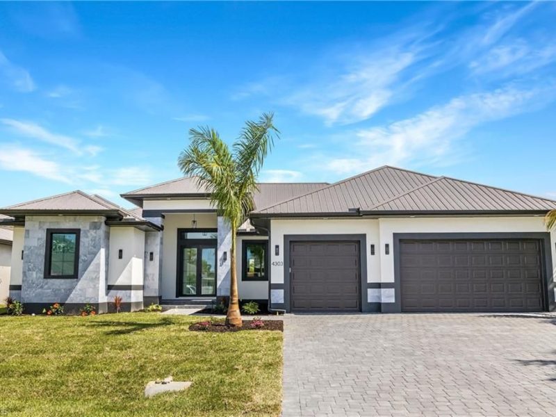 Sunny Fort Myers, FL home SWFL Property Management